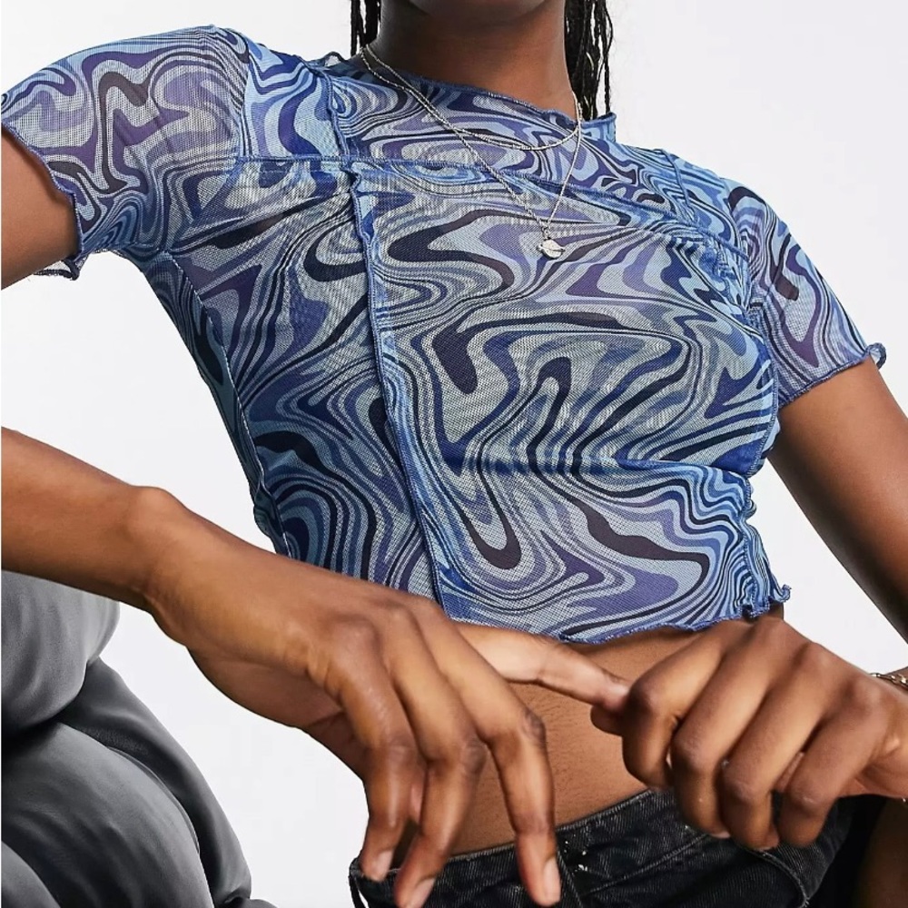 NWT lettuce hem mesh crop top